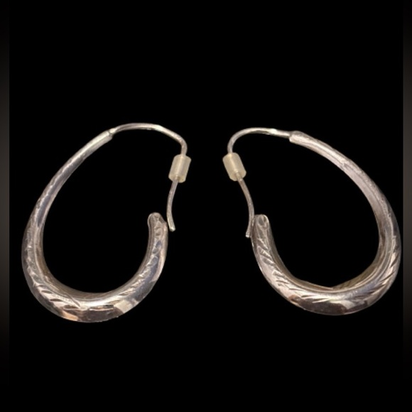 Vintage Etched Sterling Silver Earrings & bonus studs - Picture 8 of 9